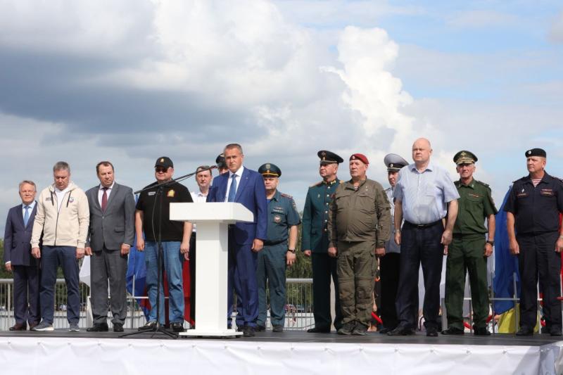 Самарские школьники отправились в Пензу на военно-патриотические сборы