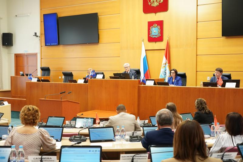 Единогласно "за": бюджет региона "поправили" на 8,6 миллиарда рублей