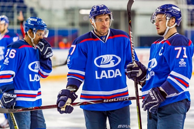 "Лада" сыграет с "Нефтяником" снова без зрителей 