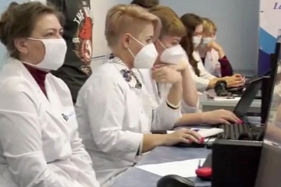 Жителей Красноармейского района консультируют врачи областных больниц