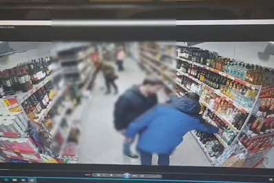 Каждому по бутылке: на Московском шоссе в Самаре произошло "горячительное" ограбление