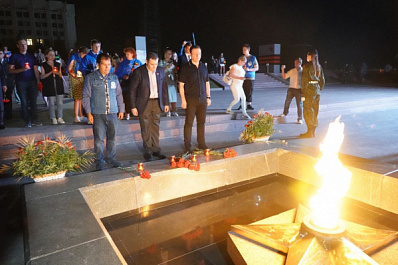 Дмитрий Азаров принял участие в акциях, посвященных Дню памяти и скорби