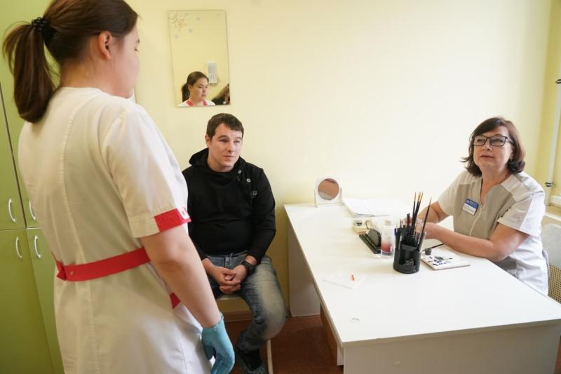 Самарские офтальмологи изготовили и установили протез ветерану СВО