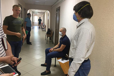 "Он за год не извинился": родственники погибшей няни и участники ДТП на Солнечной встретились в суде