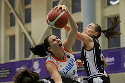 Самарские баскетболистки победили "Пересвет" на своей площадке