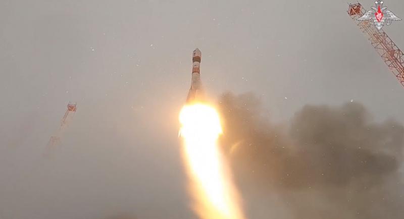 Самарская ракета-носитель "Союз-2.1а" стартовала с Плесецка 23 марта