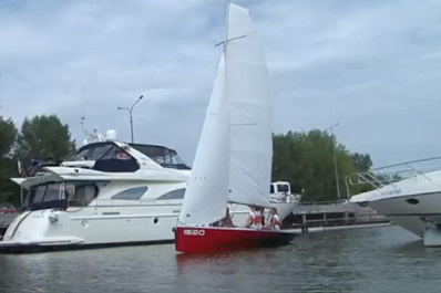 Участники проекта "Поехали!" попробовали гонки на яхтах, сап-борды и виндсерфинг на берегу Волги