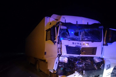 В Самарской области на трассе столкнулись две фуры