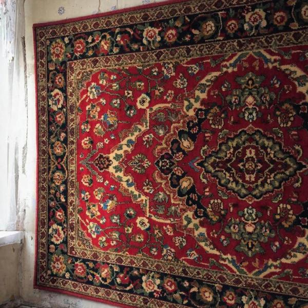 Перед Новым годом самарцы скупают "бабушкины" ковры и советские елочные игрушки