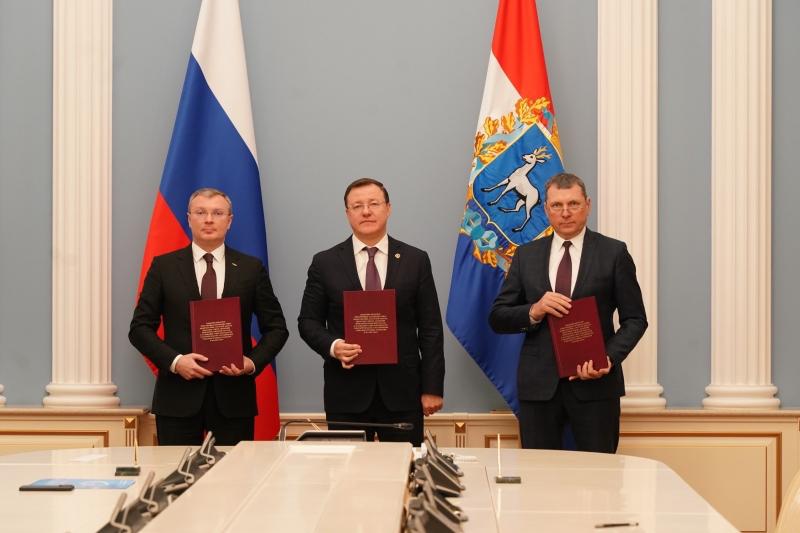 Дмитрий Азаров подписал новое соглашение о регулировании социально-трудовых отношений в Самарской области