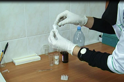 Полицейские Жигулёвска задержали мужчину с героином, который якобы нашёл наркотик на даче