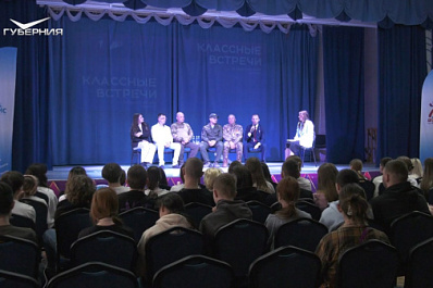 Герой России провел "Классную встречу" для участников семинара районных штабов Тольятти