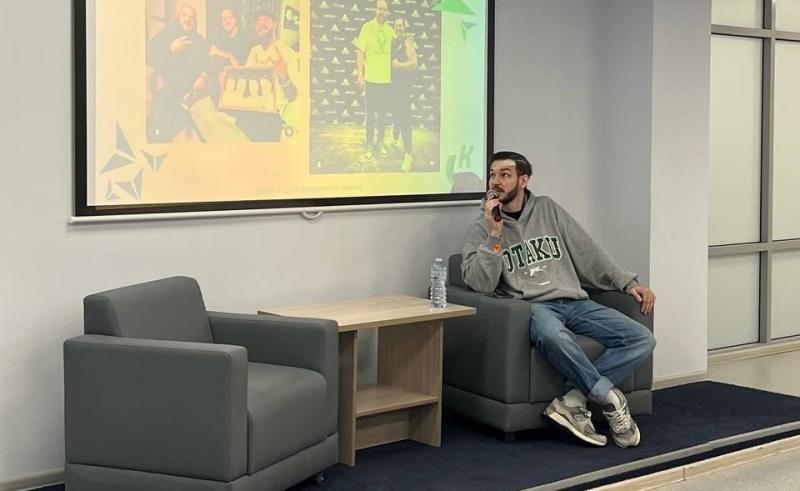 Известный самарский спортсмен, блогер и общественник Шамиль Гимаев рассказал студентам о 5 основах традиционных ценностей