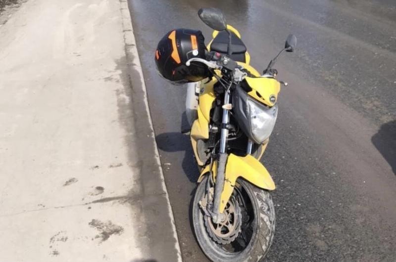 Самарский мотоциклист получил травмы при столкновении с бордюром