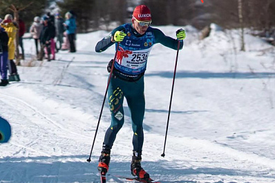 Александр Большунов стал победителем Деминского полумарафона   