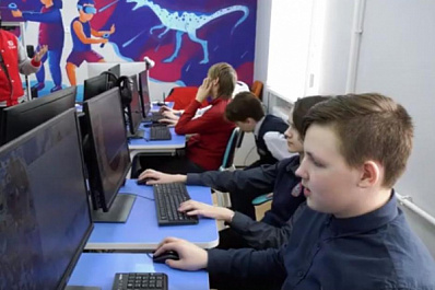 Участники "Кванториума" создают проекты в сфере виртуальной реальности, обучаясь сразу в двух форматах