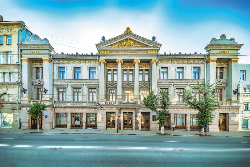 Две работы из коллекции Самарского художественного музея представили в Питере