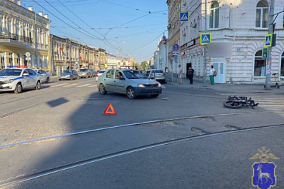 В Самаре женщина на "Рено" врезалась в электровелосипед