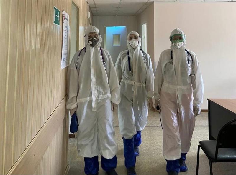 Самарский врач-инфекционист "красной зоны": "Решение приняла сразу: надела СИЗ и пошла принимать пациента"