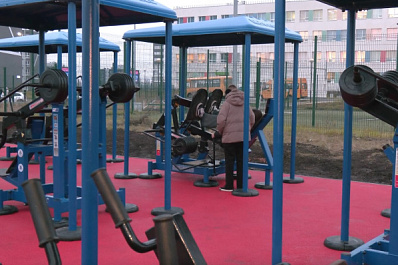 Универсальный комплекс с 12 уличными тренажерам построили под Самарой