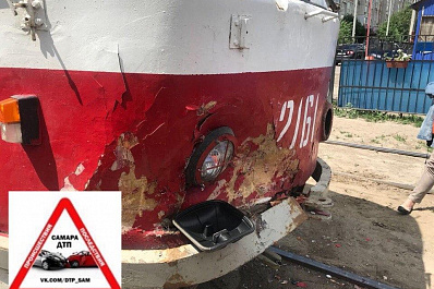 Трамвай протаранил грузовую Газель на Ставропольской в Самаре