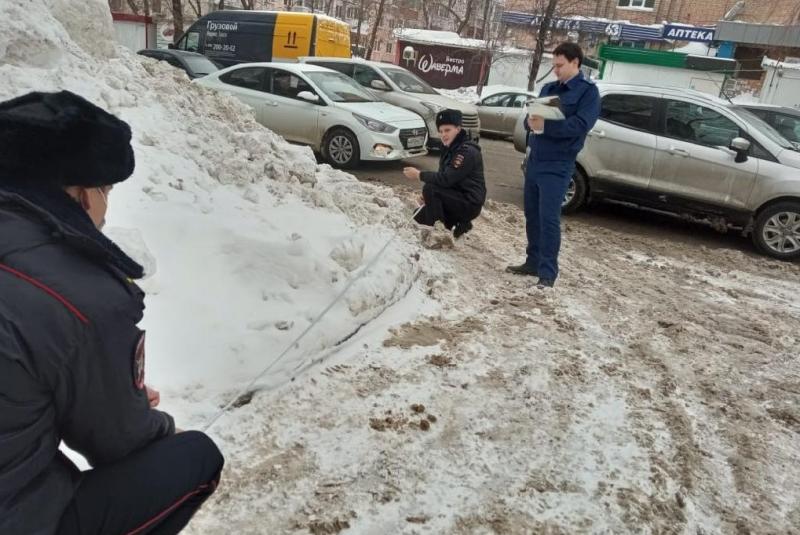 Прокуроры возбудили несколько дел из-за снега в Октябрьском районе Самары