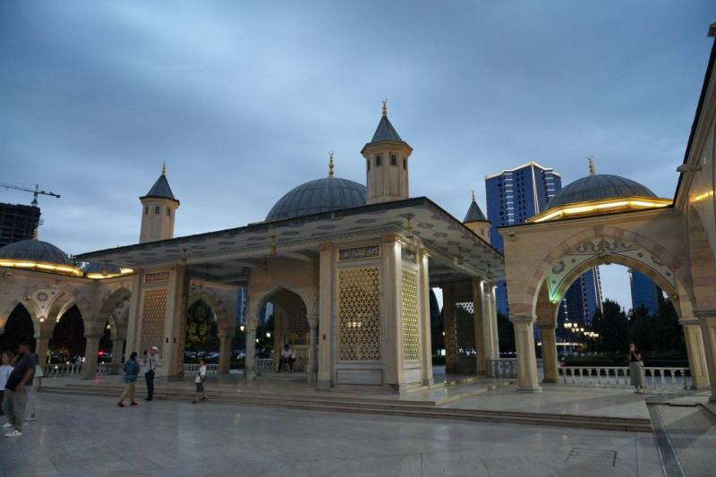 16 августа Вячеслав Федорищев с командой Правительства региона работает в Чеченской Республике