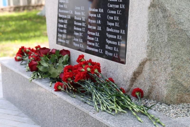 Наука побеждать: в самарском вузе открыли памятник участникам Великой Отечественной войны