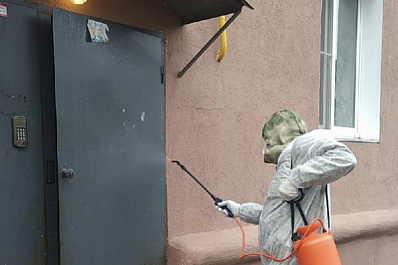 В Самаре продолжают дезинфицировать подъезды жилых домов