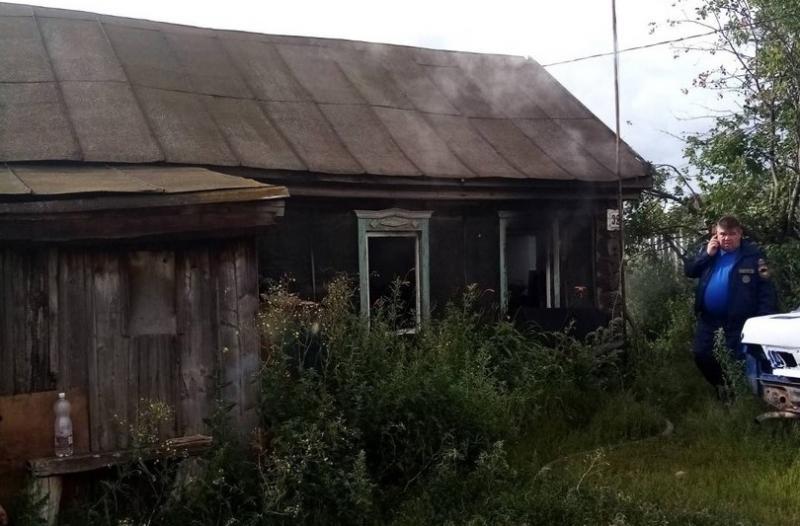 Не дали огню распространиться: в Самарской области загорелся частный дом