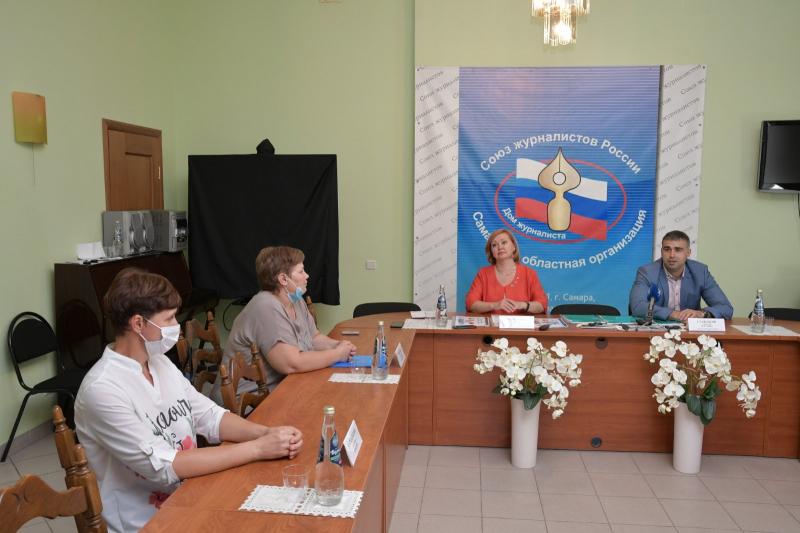 Победители викторины "Наша губерния-2020" получили ключи от машин и сертификаты на квартиры