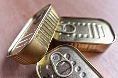 Жительница Тольятти обнаружила "нечто" в банке с килькой