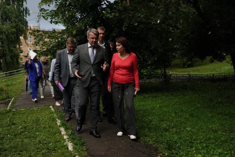 Более двух тысяч детских площадок Самарской области требуют обновления