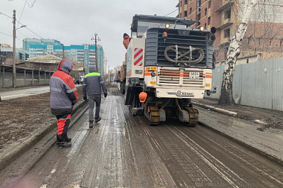 В Самаре фрезеруют автодорожное покрытие на улице Ленинской,  которую начали комплексно обновлять в 2020 году 