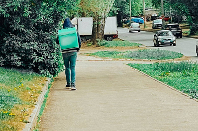 Российским подросткам рассказали о нюансах подработки в летнее время