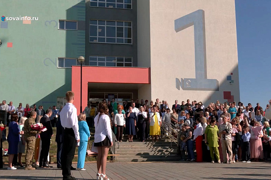 День знаний, праздник села и квартиры сиротам. Хорошие новости Волжского района