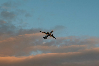 Молния ударила в самолет при заходе на посадку в Самаре