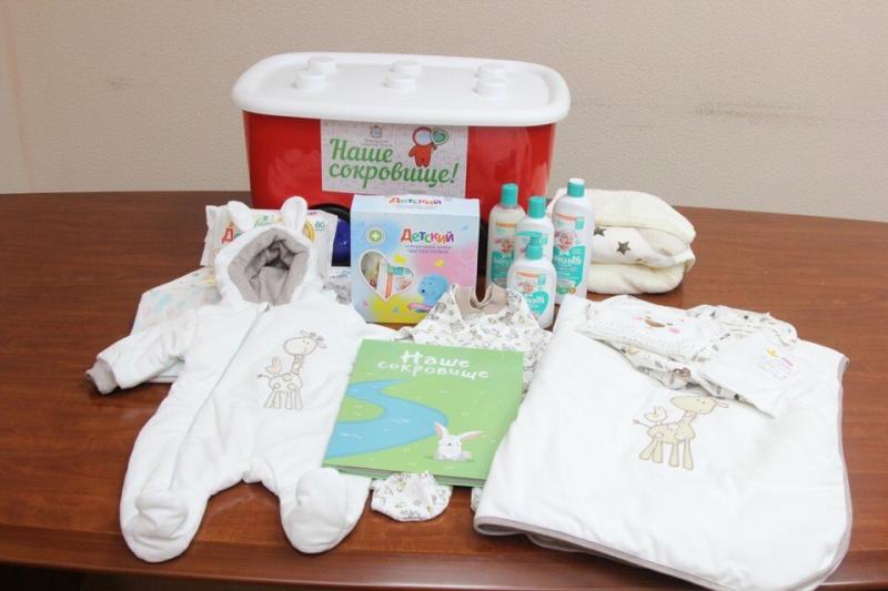 В Самаре выписали из роддома первых детей, родившихся в 2020 году