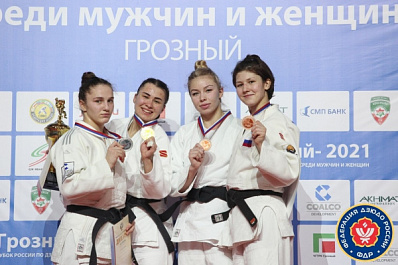 Самарские дзюдоистки выиграли на Кубке страны три медали