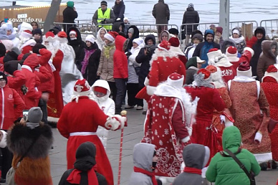 В Тольятти прошел парад Дедов Морозов