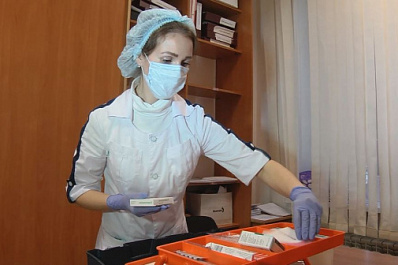 В Самаре волонтеры начали развозить врачей с лекарствами по адресам больных  