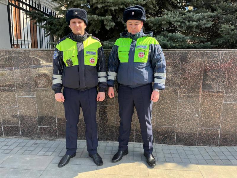 В Самаре инспекторы ДПС помогли самарцу найти парня, который украл его пакет с кроссовками 