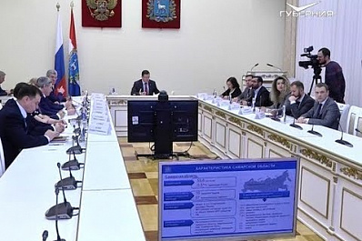 Дмитрий Азаров встретился с участниками программы подготовки управленческих кадров