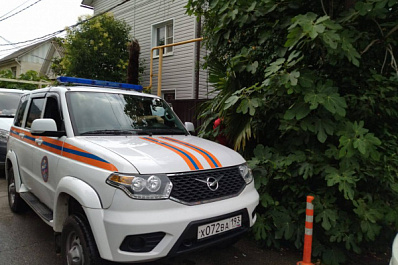 Ураганный ветер, шторм в четыре балла и сильные ливни: как справляются с непогодой в регионах России