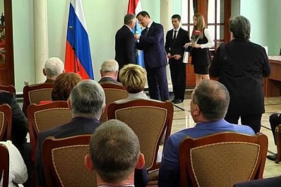 Дмитрий Азаров вручил госнаграды лучшим сотрудникам организаций Самарской области