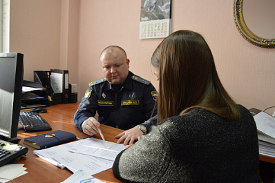 В Отрадном благодаря судебным приставам отец вернул дочь родной маме