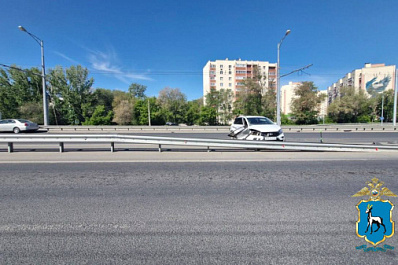 В Самаре 24 мая после столкновения LADA Xray с иномаркой пострадали три человека