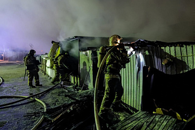 В Самаре на Птичьем рынке потушили крупный пожар