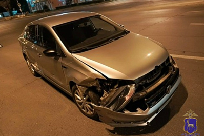 В Тольятти самокат с двумя подростками влетел в легковушку