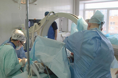 В самарской больнице провели операцию по замене коленного сустава